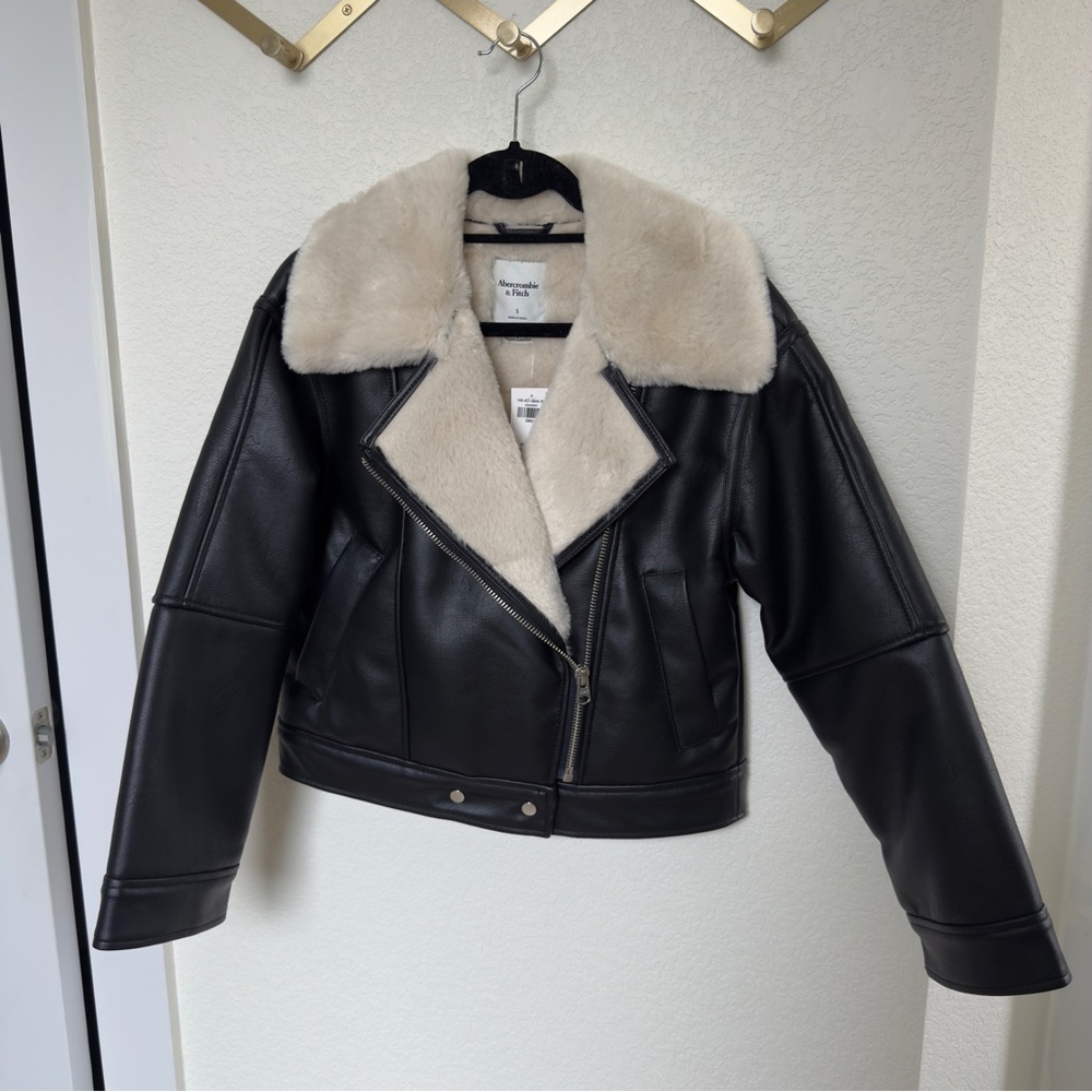 Abercrombie & Fitch Vegan Leather Bomber Jacket/Fur Lined